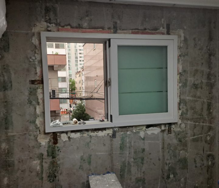 인천 계양구곰팡이 제거 창문 옆 검은 벽지곰팡이, 결로 원인부터 해결했습니다 사진 9