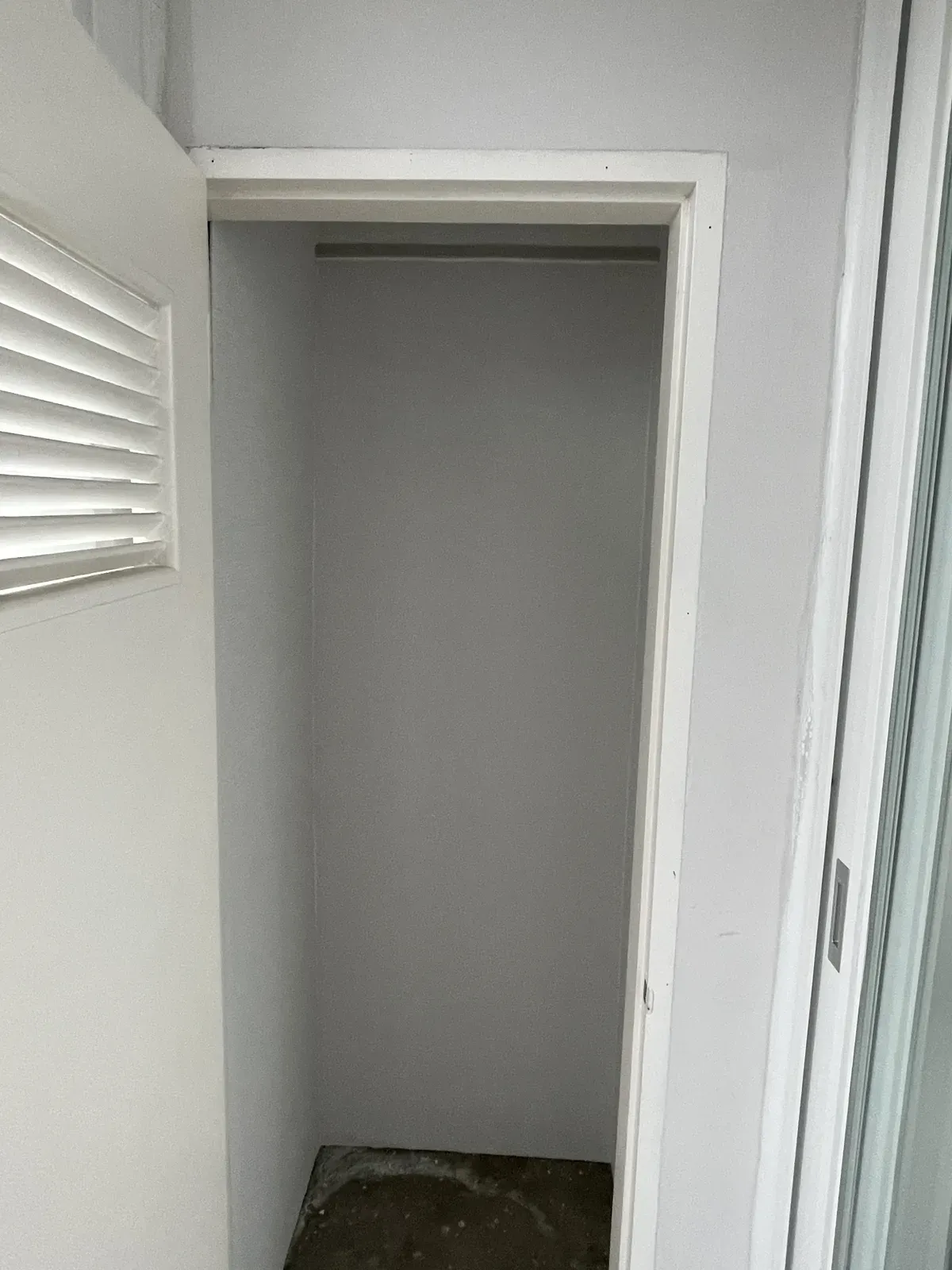 단열벽지 마감 후 창고