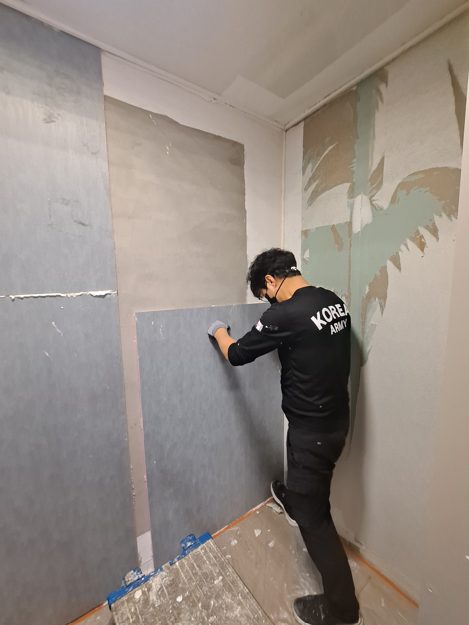 인천 검단구곰팡이 제거,드레스룸 곰팡이제거, 단열과 도배까지 재발을 막은 실제 시공 사례 사진 16