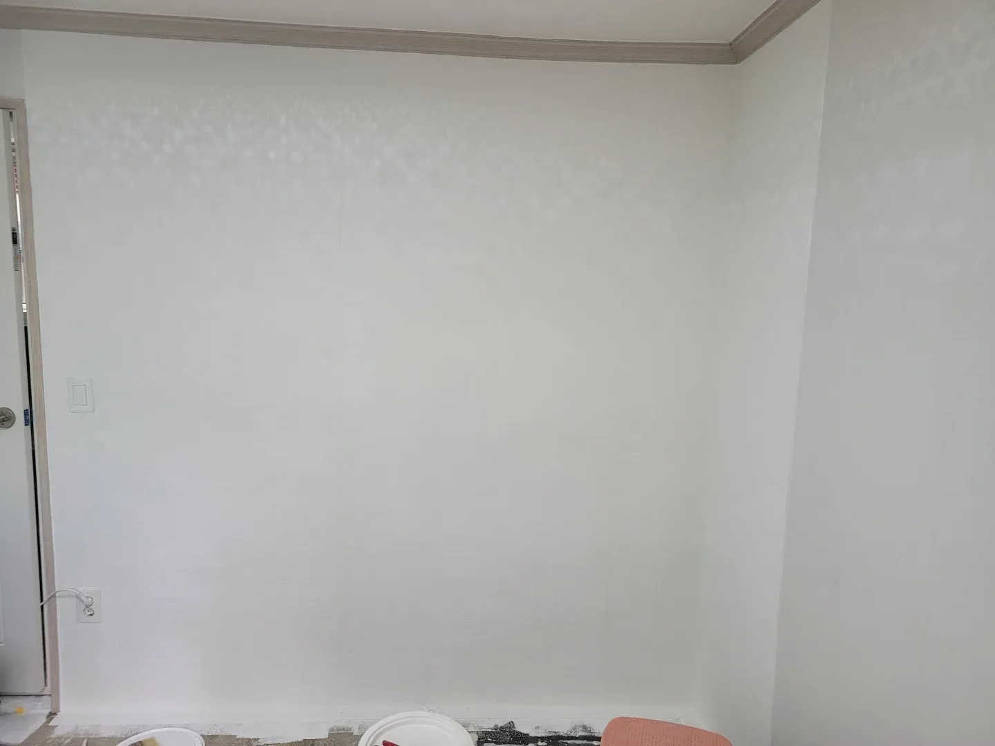 차단벽지 시공 후 벽면