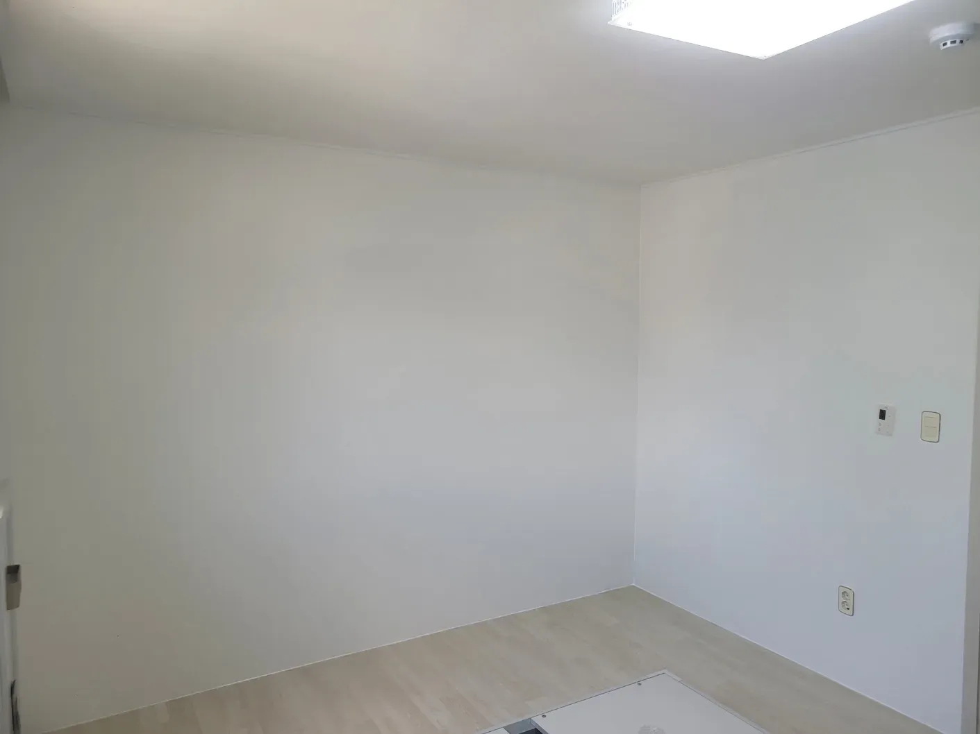 차단벽지 시공 후 안방