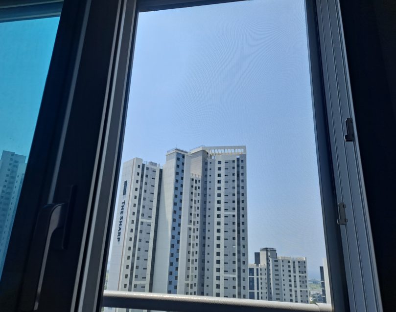 고층인데도 벌레가 들어온다면? 인천 송도 방충망 교체 전 확인할 곳 사진 6