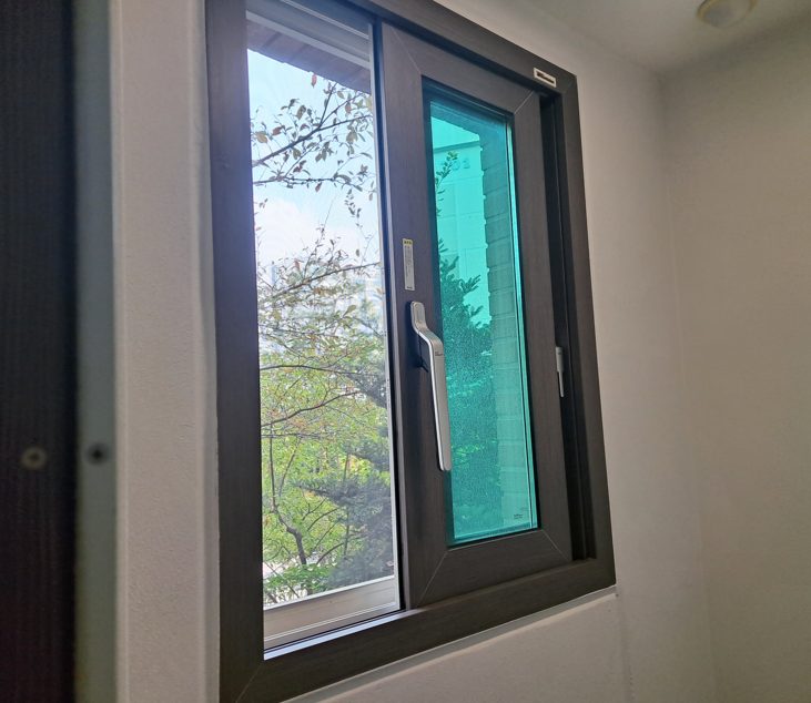 오래된 방충망, 망만 바꾸면 끝일까요? 인천 청라 방충망 교체 현장에서 확인한 차이 사진 35