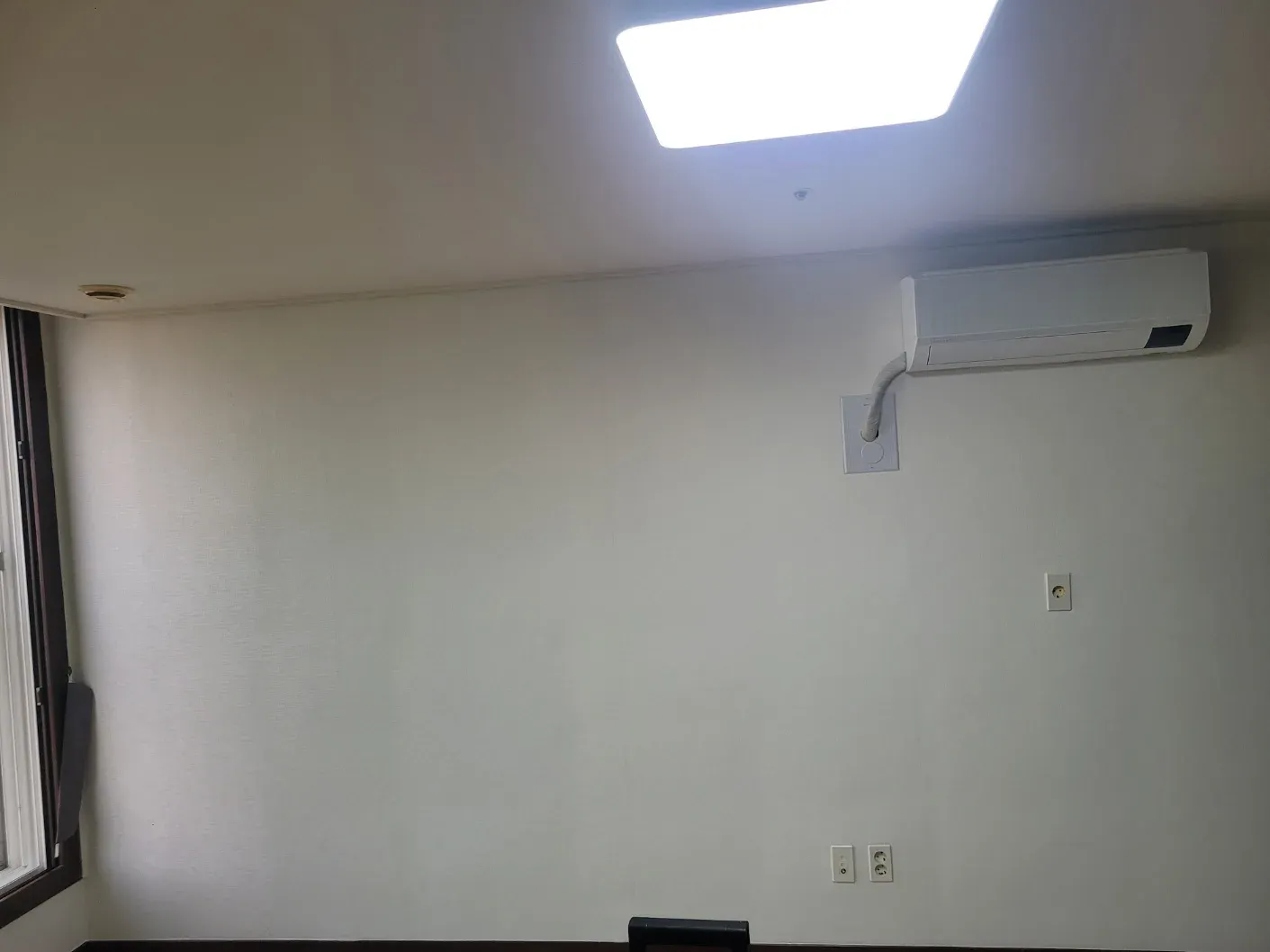 차단벽지 시공 후 안방
