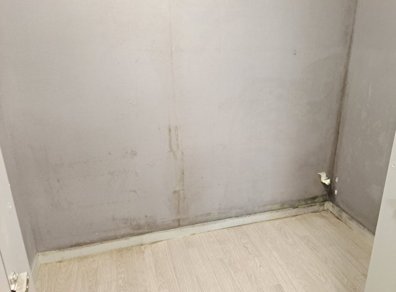 인천 청라곰팡이 제거 드레스룸 벽지 뒤 검은 곰팡이와 냄새, 단열시공으로 해결한 실제 후기 사진 7