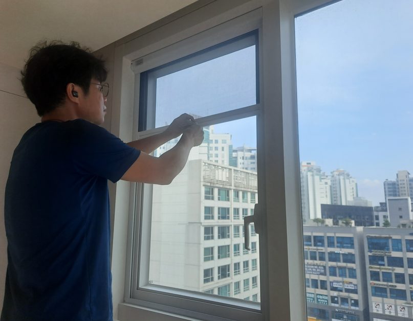 인천 송도 창문 롤방충망 교체, 망만 바꾸면 안 되는 이유와 전체 교체 시공 후기 사진 9