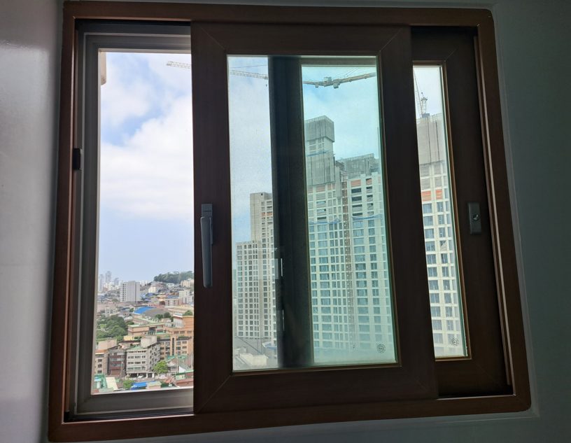 인천 미추홀구 방충망 교체, 하얗게 변한 알루미늄 방충망 꼭 교체해야 할까요? 사진 25