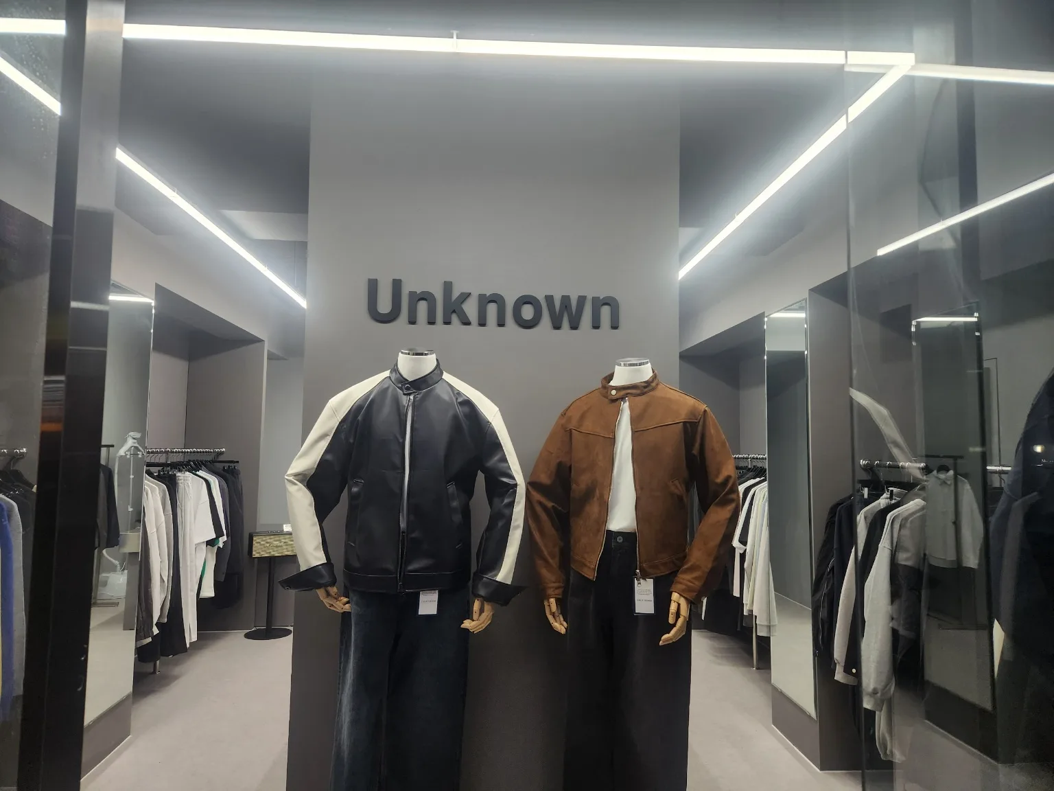 증평 남성의류 'Unknown' 매장 인테리어 — 완공