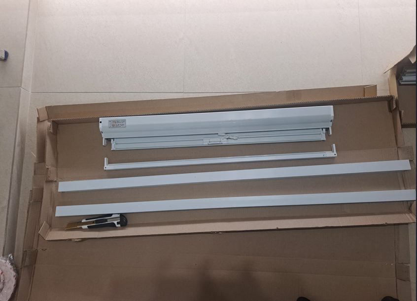 인천 송도 창문 롤방충망 교체, 망만 바꾸면 안 되는 이유와 전체 교체 시공 후기 사진 1
