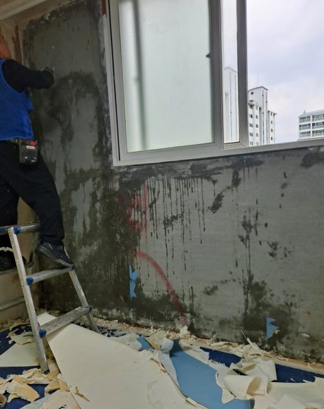 부천 곰팡이 제거 벽지를 걷어낸 뒤 단열시공까지 진행한 이유 사진 4