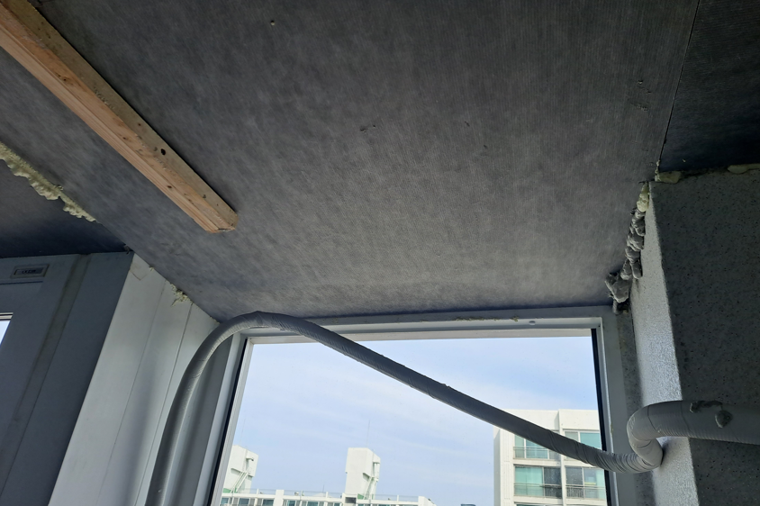 인천 연수구곰팡이 제거 베란다 곰팡이를 없애는 것이 아니라 다시 생기지 않는 공간을 만들었습니다 사진 13