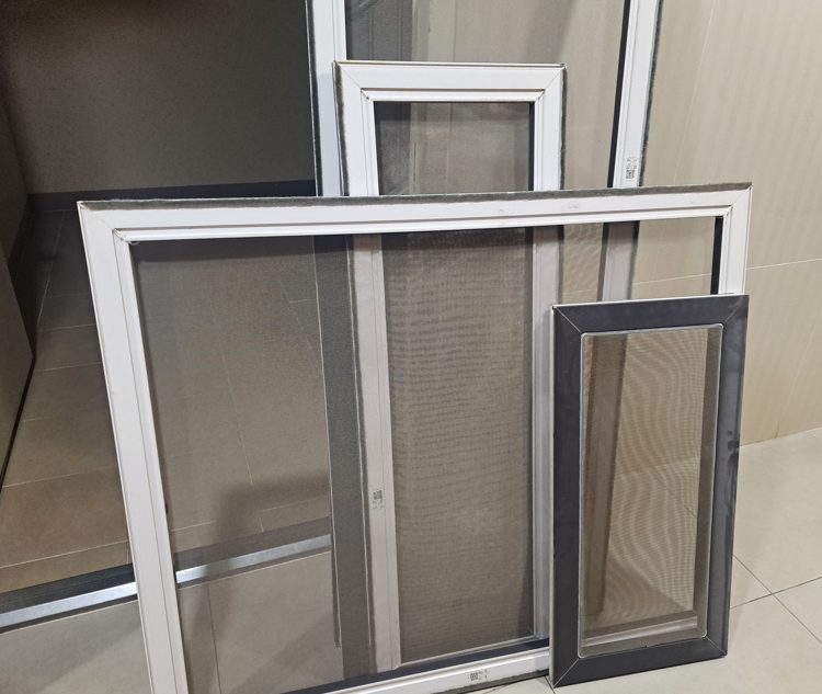 고층인데도 벌레가 들어온다면? 인천 송도 방충망 교체 전 확인할 곳 사진 2