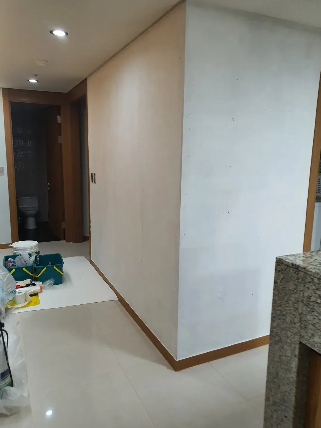 시공 후 거실 벽