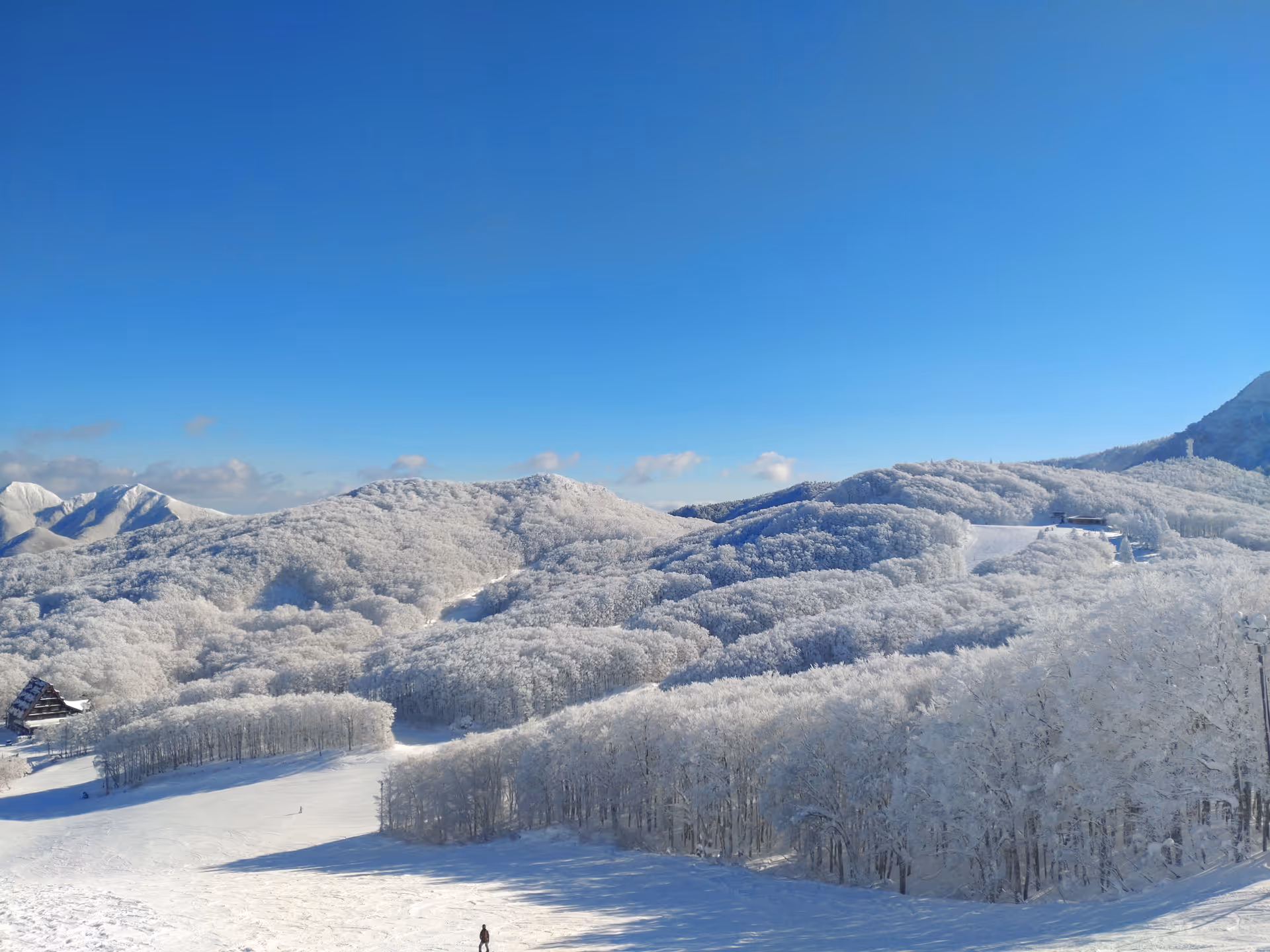 2024年1月17日に山形県で撮った「スキー場、スマホ、冬、空、蔵王、雪」の写真