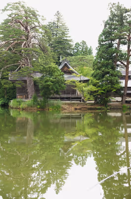 2020年7月23日に山形県で撮った「反射、森、植物、湖」の写真