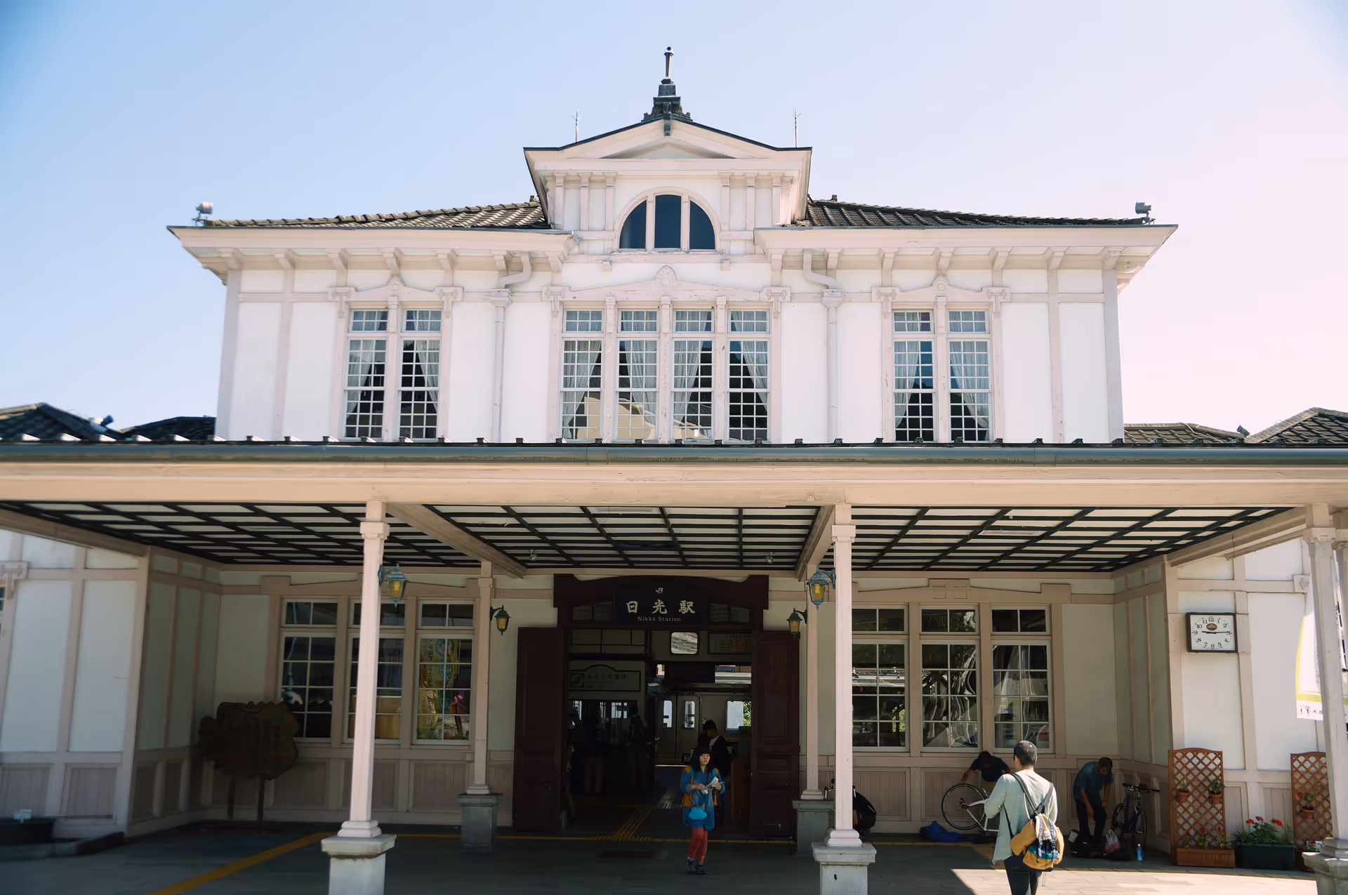 2014年9月9日に栃木県で撮った「建物、日光、空」の写真