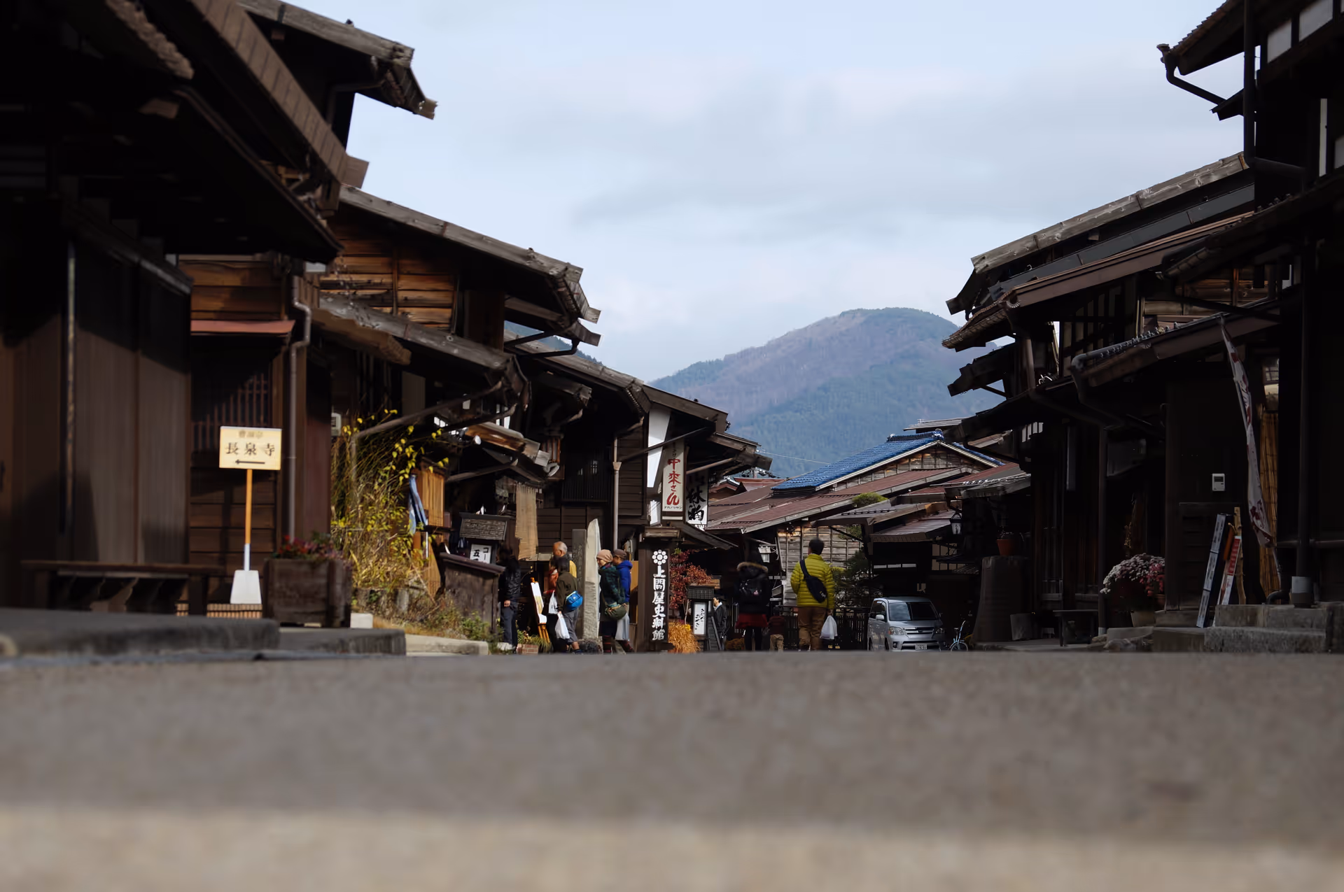 2015年11月21日に長野県で撮った「ボケ、古民家、奈良井宿、宿場町、建物」の写真