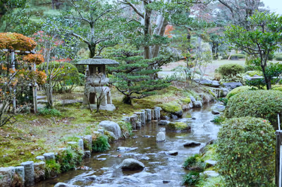 2015年11月25日に石川県で撮った「兼六園、川、庭園、秋、紅葉」の写真