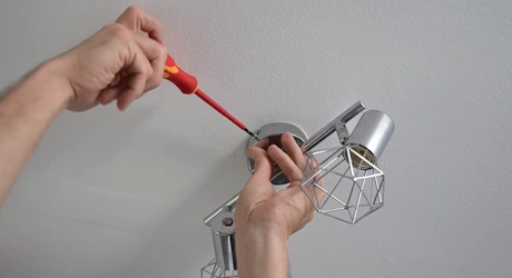 installer plafonnier