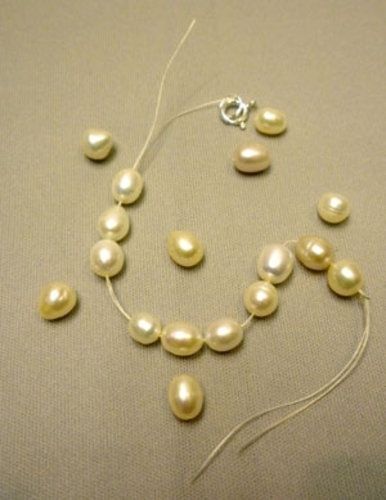 Pearl Knotting