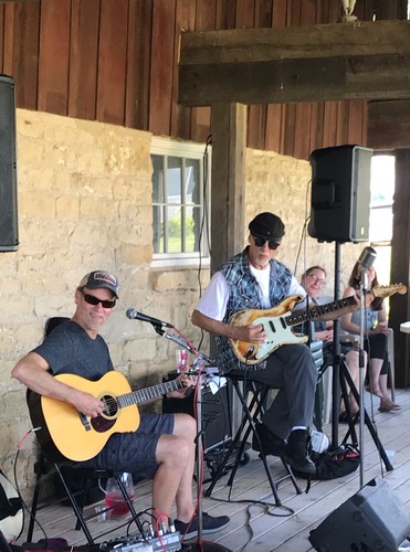 Music in the Vineyard with The Janeys