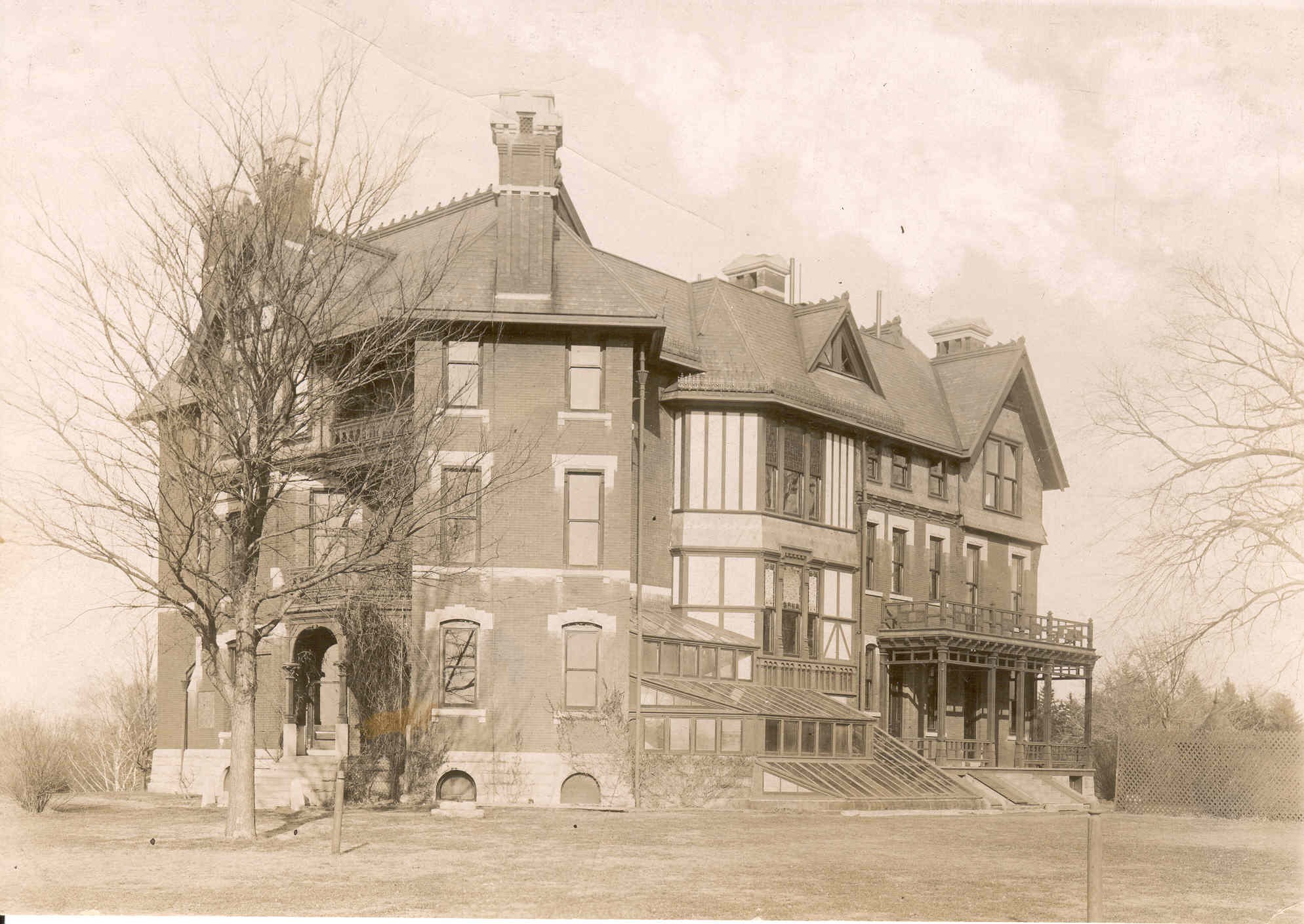 Brucemore A Walk Through History Hoopla