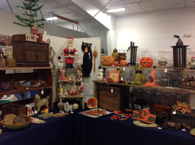 Midwest Antique & Art Show/The Collector's Eye