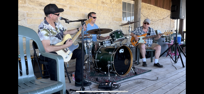 Music in the Vineyard with the Bryce Janey Trio
