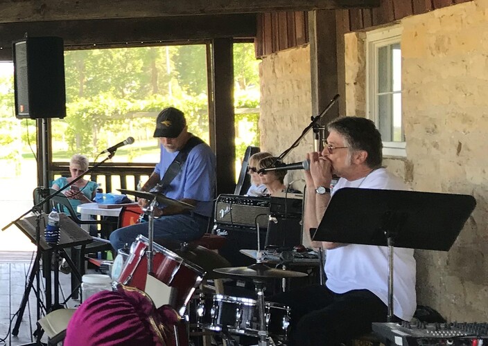 Music in the Vineyard with the Bob Dorr Trio
