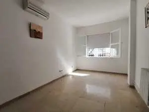 A vendre un appartement S+3 de 140m au Menzah 9A