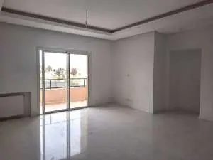 un s+3 de 190m² avec chambre de service,jardin de carthage