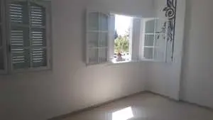 Appartement à louer centre ville Monastir rond point Nafoura 1er étage