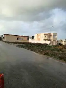 ‎أرض للبيع في قليبية حي رياض فيها ماء والضوء و رخصة