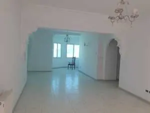 étage de villa cité rafeha 200m² 