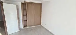 Appartement neuf,1 ère etage,S+2 a louer,à El Ghazela