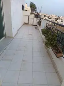 S+2 avec Terrasse et vue dégagée à Ennasr 2