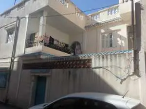 MAISON À VENDRE EZZAHROUNI LA7REIRIA,7wass EZZAHROUNI TUNIS.