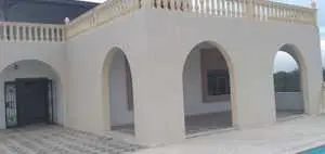  belle villa sur un grand terrain de 2 hectares prés de yassmine hammamet 