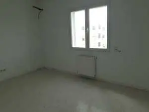 Un appartement S+4 à vendre à EL Aouina 