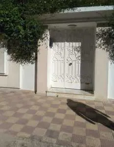 A vendre la marsa route de relai gd et bel duplex 275 m2 prix 650 MD