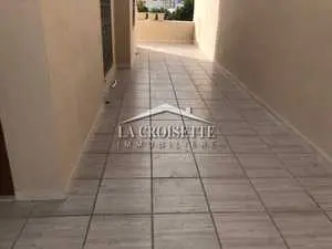 Une Villa S+4 neuve avec piscine aux jardins de Carthage MVL0527