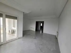 A vendre un appartement S+3 à jardins de carthage avec sous-sol 