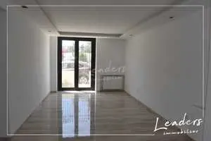 Un duplex avec double entrée situe à La Soukra (Rue de Park). / 27246330