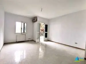 Appartement S+4 à Riadh Andalous