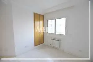  vente un appartement S+3 en 4ème étage d’une résidence située à AFH Mrezga 