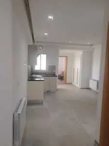 Ennasr 2 ; à louer appartement S+1 Neuf haut stg