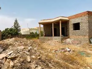 Une belle villa inachevée a Sfax route gremda ,Markez Ayadi a vendre
