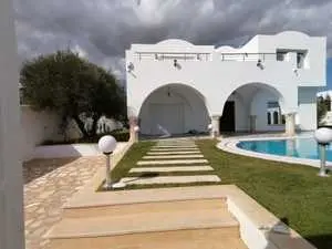 av magnifique villa avec piscine à Hammamet y