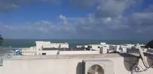 A louer à la marsa corniche un bel appartement meublé