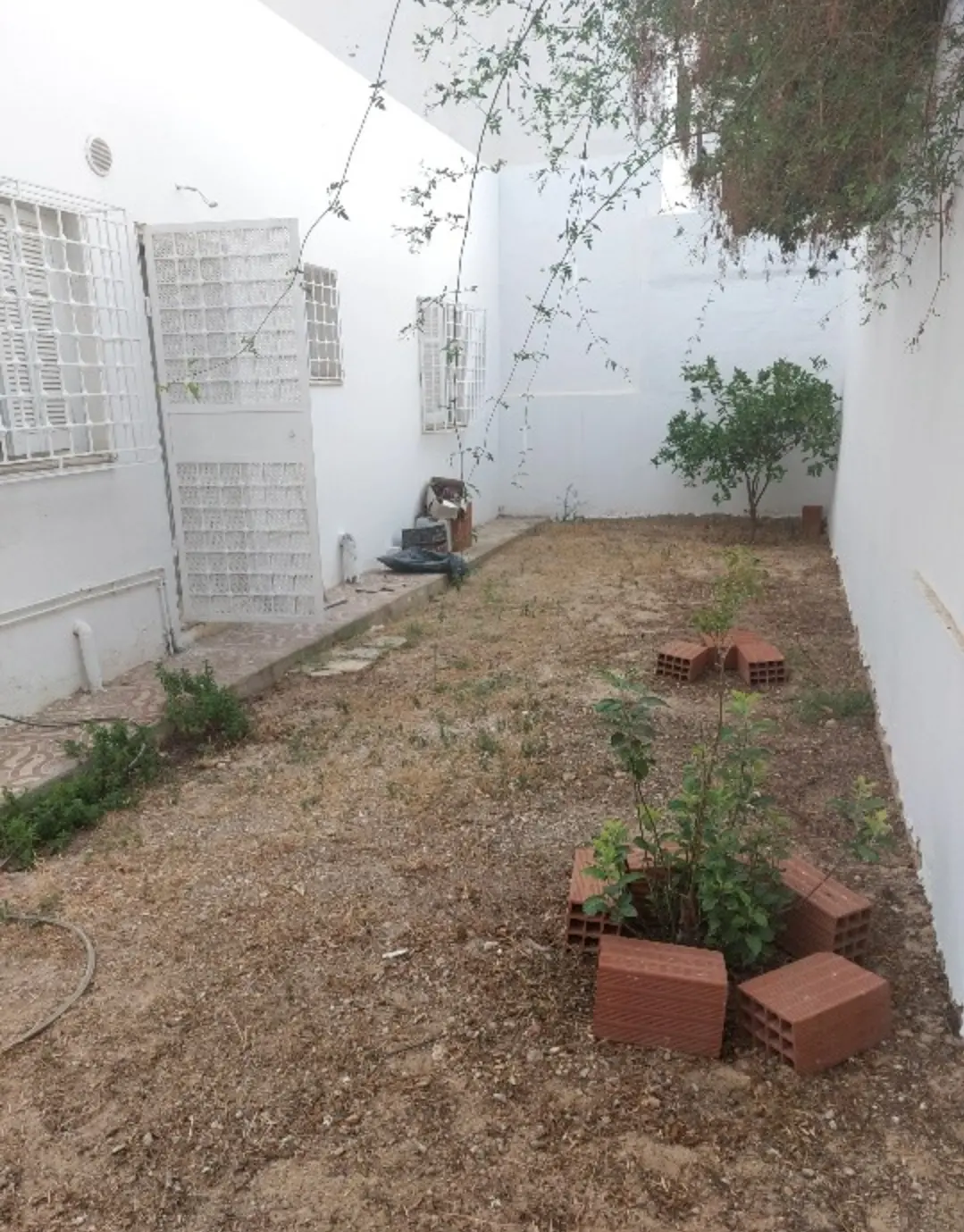 Avendre une petite villa bien citué à bohsina sousse